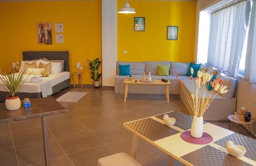 Thissio Apartment | An apartment in the heart of Athens near famous str Ermou and Romanian Agora.