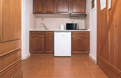 Limni House | Apartment 'Corfu Club Maisonette 1' with Shared Pool, Wi-Fi and Air Conditioning