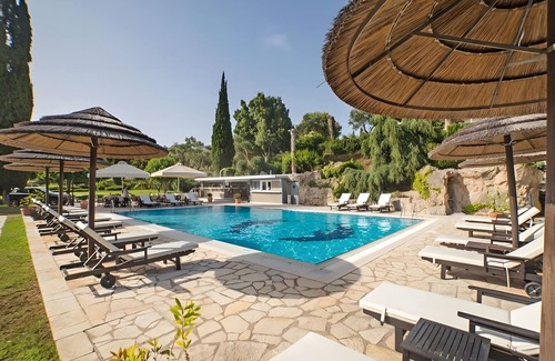 Limni House | Apartment 'Corfu Club Maisonette 1' with Shared Pool, Wi-Fi and Air Conditioning