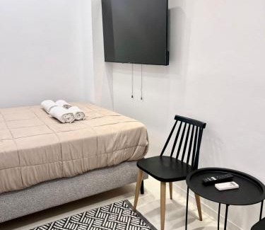 Monastiraki Apartment | Aris Monastiraki Suite by Zeussuites