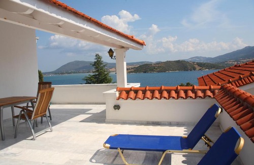 Lygia Apartment | Aris Villas