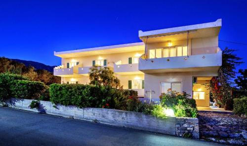 Plakias Apartment | Artemis Studios