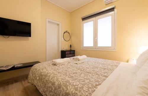 Plaka Apartment | Athens Luxury House