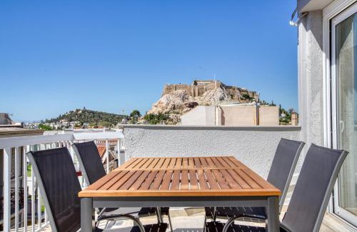 Plaka Apartment | Avgi - Premium Acropolis view - family bedroom