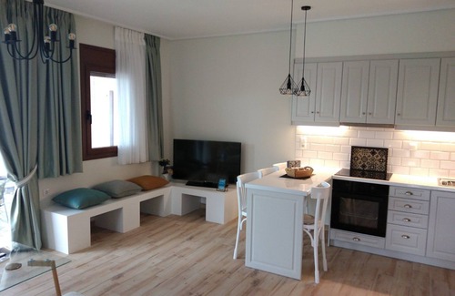 Xiropigado Apartment | Beacfront suite Eleni