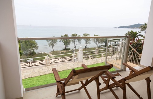 Alykes Apartment | Beach specious Apartments in great location in Alykes, right on the sea!
