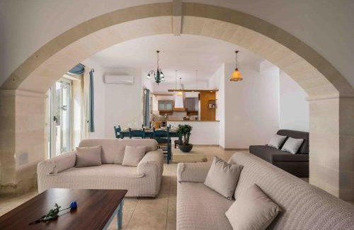 Drapanos Villa | Blue Rose Villa