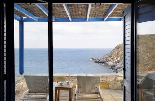 Andros Villa | Blue Villa – 3BR Sea View with Garden & Veranda