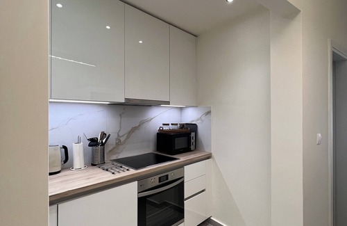 Plaka Apartment | Brand New Modern Elegant Spacious Studio “KK Athens Fine Stay” 2 min from Metro.
