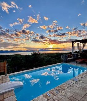 Nerotrivia House | Cassiopea Guest House Evia Greece