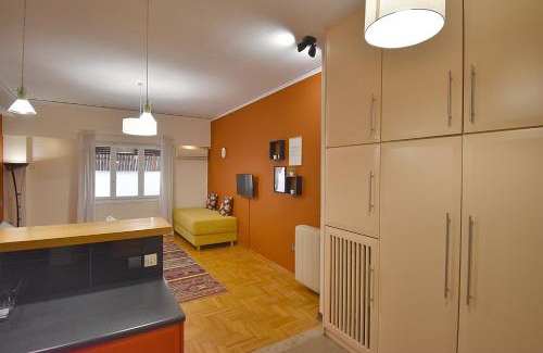 Plaka Apartment | Check Point - Down Town