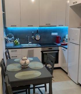 Thissio Apartment | Chris AKROPOLI