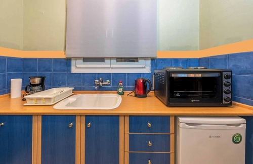 Ampelokipoi Apartment | City Haven: 1 BR apartment, Central Athens