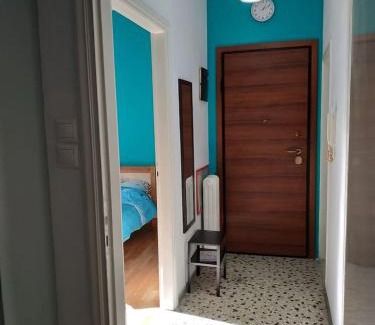 Kinosargous Apartment | Colorful apartment 5 minutes walk from Acropolis