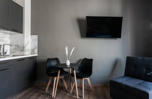 Kinosargous Apartment | Comfy 1BR Apartment at WYZ Athens