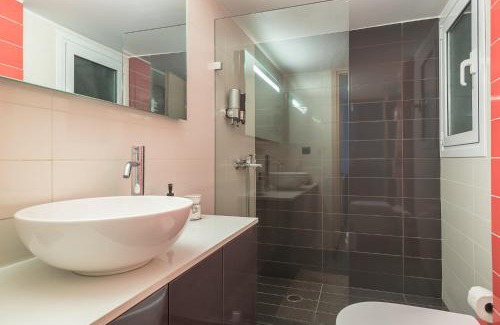 Omonia Apartment | Confy Living Apartment Metaxourghio Metro Station