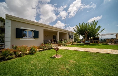 Limni House | Country House with Private Balcony