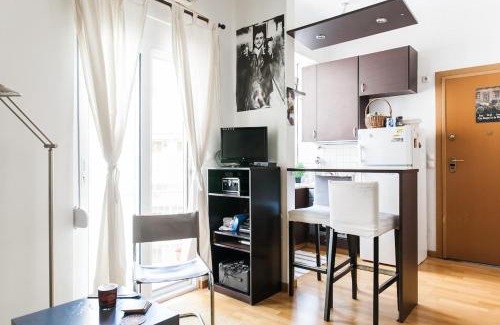 Filopappou Apartment | Cozy renovated flat with balcony