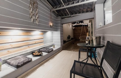 Thessaloniki City Centre Apartment | Cutest white-tower apartment with a private patio