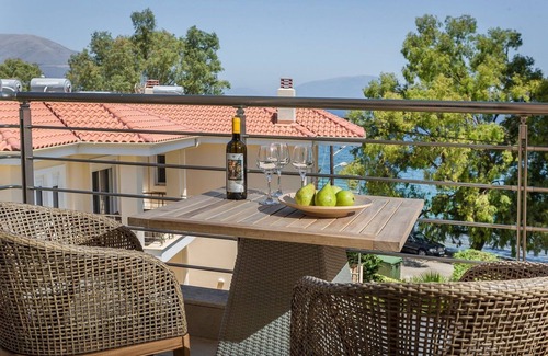 Karavomylos Villa | Deluxe Kefalonia Apartment | Apartment Menta | 1 Bedroom | pool | Sea View |.