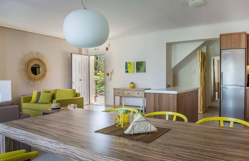 Karavomylos Villa | Deluxe Kefalonia Apartment | Apartment Hibiscus | 3 Bedroom | Pool |Karavomilos