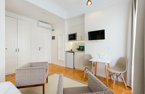 Kinosargous Apartment | Dinostratus House, Studio 8