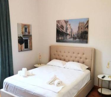 Plaka Apartment | Elegant apartment under the Acropolis