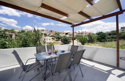 Daratsos House | elegant apartment-vacation house group