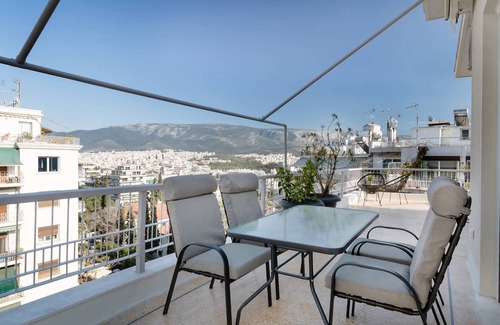 Kolonaki Apartment | Elegant Luminous 3BD Apartment in Kolonaki
