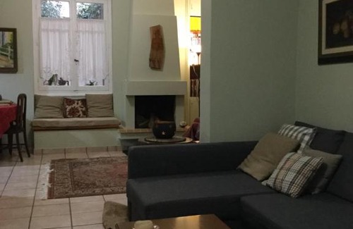Ilisia Apartment | Elly's house in Athens