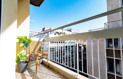 Exarhia Apartment | Exarchia Urban Art Retreat