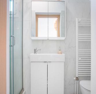 Eleios-Pronnoi Apartment | Famille Kominos