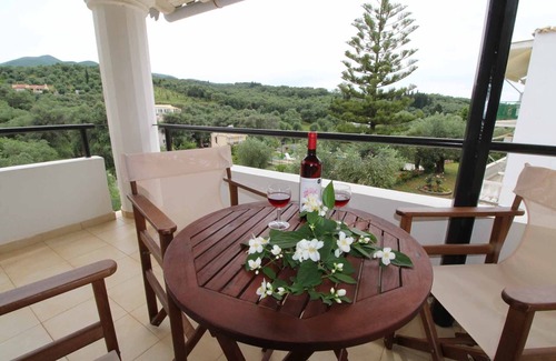 Agios Spyridon Corfu Apartment | Frankis Apartment 8 Agios Spyridonas Perithia