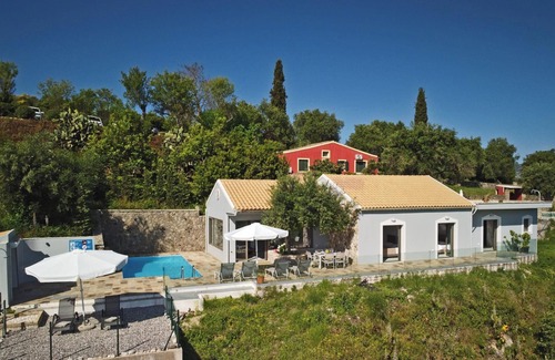Doukades Villa | Fundana - Three Bedroom Villa, Sleeps 6