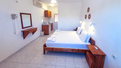 Pefkos Apartment | George Studios Pefkos