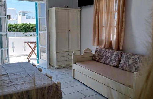 Agios Prokopios Apartment | Golden Silence Studios
