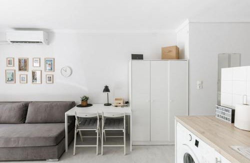 Ampelokipoi Apartment | Grounded Athens Retreat