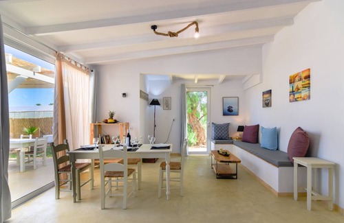 Pigianos Kampos Villa | Hara's beach villa with private pool