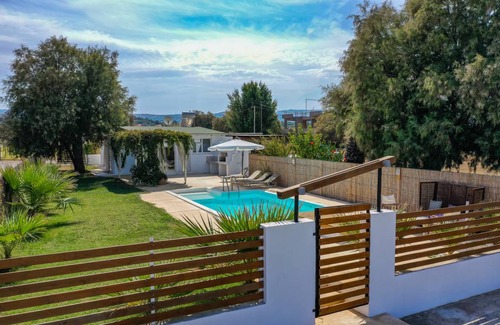 Pigianos Kampos Villa | Hara's beach villa with private pool