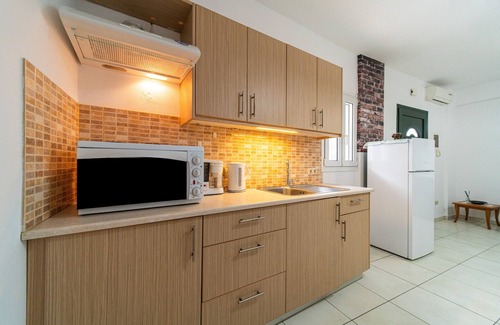 Kato Korakiana House | Holiday Home 'Cds' with Mountain View, Wi-Fi and Air Conditioning