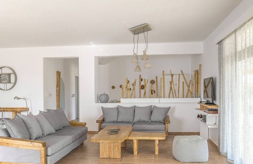 Kamilari Villa | Holiday villa Aspruga, private pool, absolutely quiet and secluded location