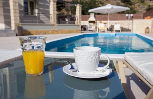 Georgioupolis Villa | Holiday Villa Stone & Green, 2 km From Beach with BBQ & Childrens Area!