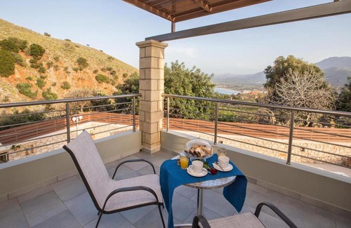 Georgioupolis Villa | Holiday Villa Stone & Green, 2 km From Beach with BBQ & Childrens Area!