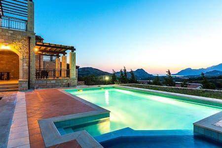 Lefkogeia House | House ∙ 5 bedrooms ∙ 12 guests