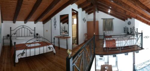 Ag. Georgios Apartment | Iron House
