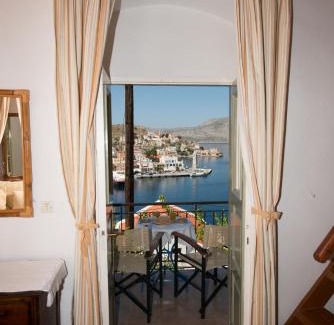 Symi Apartment | Kaitoula Apartment Up