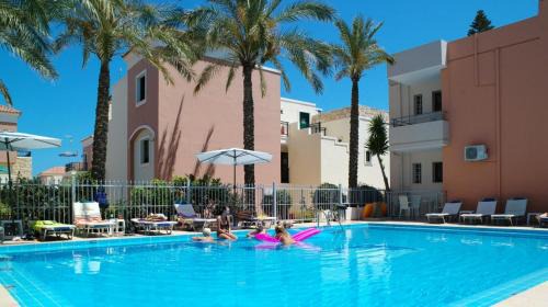 Platanias Town Apartment | Kallitsakis Beach
