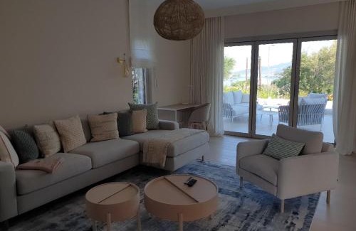 Lefktron Villa | Kalogria Residence