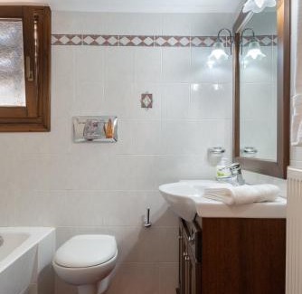 Argostoli Town Apartment | Katerina's Cozy Mountain View Apartment