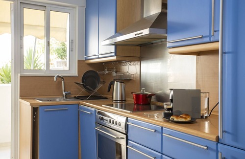 Neapoli Apartment | Kolonaki 2 Bedroom Balcony and Parking